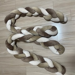 スリーコインズ　ベッドガード　ねじねじクッション　寝返り防止