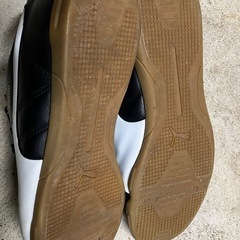 価格訂正します　PUMAスニーカー27より気持ち小さいと思いますの画像