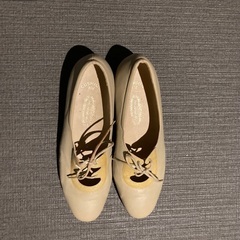 未使用ヨシノヤ　ローヒールパンプス
