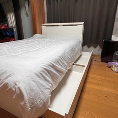 セミダブルベッド