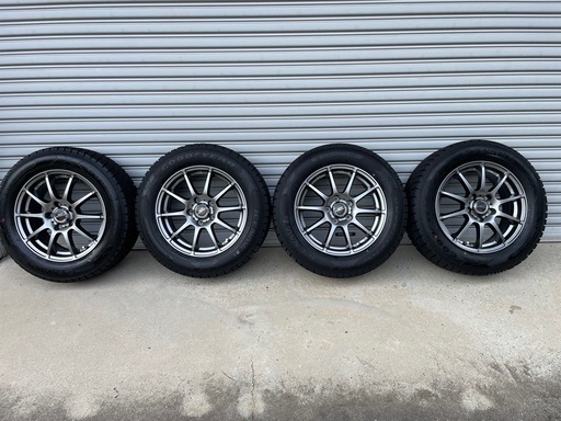 クラウン使用　215/60 R16 ホイール付スタッドレス4本セット