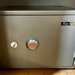 美品　金庫　ダイヤル&鍵式　　