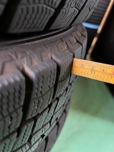 2021年製DUNLOP スタッドレスタイヤ185/70R14 4本セット