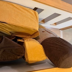 チップとデールのソファの画像