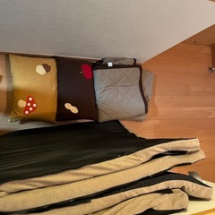 チップとデールのソファの画像