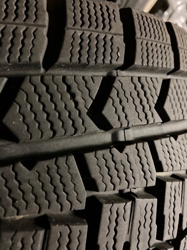 ダンロップ　ウインターマックス　
205/60R16　2021年　セレナスタッドレスタイヤ　　