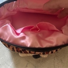 キティちゃんヒョウ柄ポーチの画像