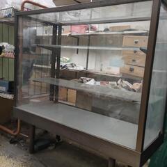 ガラスショーケース