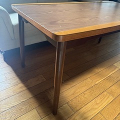 
木製テーブル 140cm x 80cmの画像