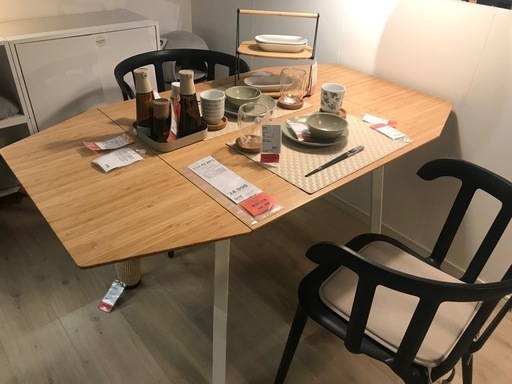 IKEA 木製ダイニングテーブル