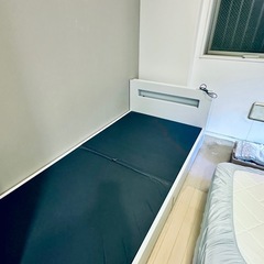 ニッセン　ベッドフレーム　白　電気付き