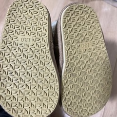13㌢ミキハウスムートンブーツの画像