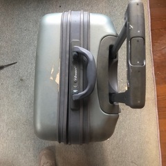 スーツケース　荷物　旅行