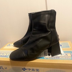 黒色フェイクレザーブーツ(23.5-24.0程度)の画像