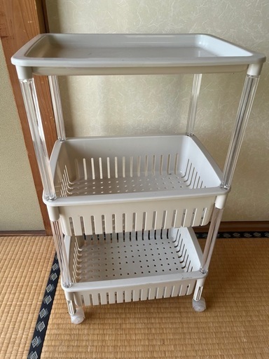 収納棚　シェルフ　移動可能