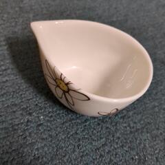 パーティ皿  ソース入れ付きの画像