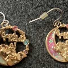 月とミッキー&ミニーのピアス