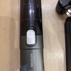 壊れてますハンディー掃除機の画像