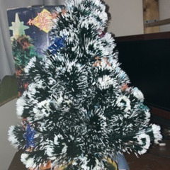 【お話中】クリスマスツリー（スターイルミネーションツリー）の画像