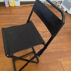 小さな折りたたみ椅子