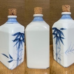 陶器の角ボトルの画像