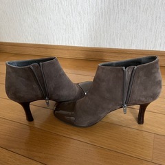 ネオリズム　ショートブーツ　25.5EEの画像