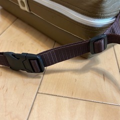 幼児用の高さ調節できる補助座布団？の画像