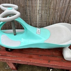 子供用乗用玩具スイングカー
