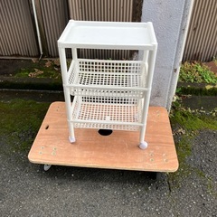 棚　キャスター付きの画像