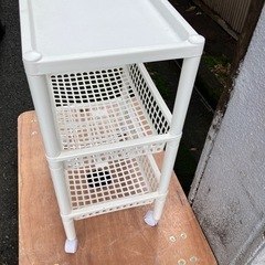 棚　キャスター付きの画像