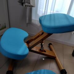 姿勢矯正イス◆高さ調整、フットクッション付き◆の画像