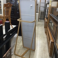 IKEA/イケア　IKORNNESイルコネス　スタンドミラー　参考価格¥14,990円　優しいフォルムの画像