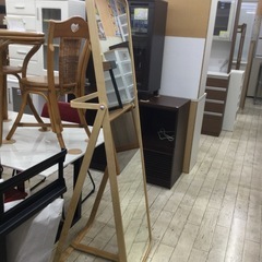 IKEA/イケア　IKORNNESイルコネス　スタンドミラー　参考価格¥14,990円　優しいフォルムの画像
