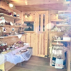 キッチンカーの中にある雑貨ショップ
