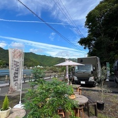 キッチンカーの中にある雑貨ショップ - 地元のお店