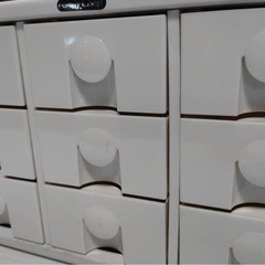 Family Chest  小物入れの画像