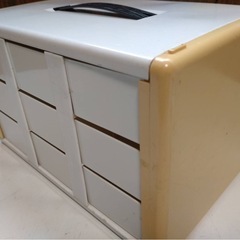 Family Chest  小物入れの画像