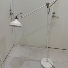IKEA　フロアスタンド　白