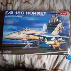 アカデミー1/32アメリカ海軍F18Cホーネット