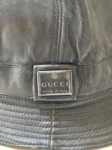GUCCI レザーバケットハット