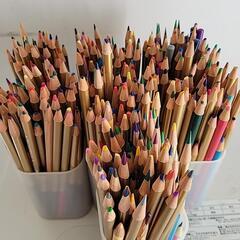 色鉛筆たくさんの画像