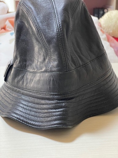 GUCCI レザーバケットハット