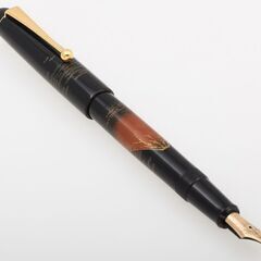 PILOT(パイロット) 平蒔絵 赤富士 万年筆 M 中字 ペン先14K 品番sp24-403の画像