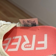 Nike 23.5cm Free ホワイト スニーカーの画像