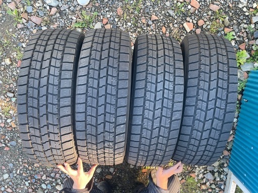 GOOD YEAR ICENAVI 7 225/60R17 スタッドレスタイヤ タイヤのみ 4本セット/2023年製8~9分山/中古/ワンシーズンのみ使用