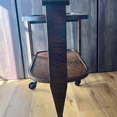 アンティークの木製ワゴンの画像