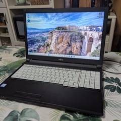 富士通　ノートPC　Windows11 LIFEBOOK A748/TXの画像