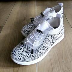 新品未使用 スニーカー 22.5cm