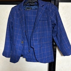 子供スーツの画像