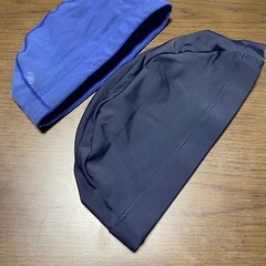 ミズノ　紺色フリーサイズ ・無メーカー　Mサイズ　スイムキャップ2点の画像